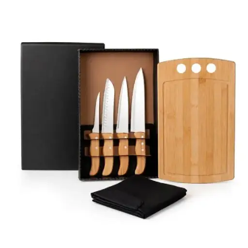  Kit para Churrasco. Composto por tábua em Bambu; 